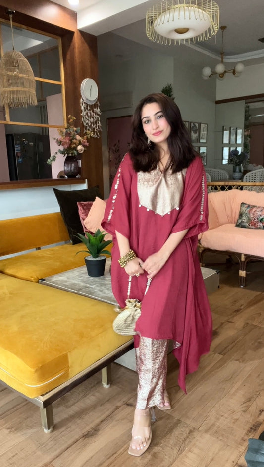 Antifit kurta with golden pants